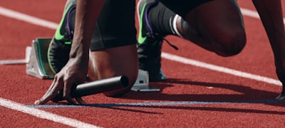 足球运动员单刀进球慢动作回放